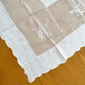 VINTAGE TABLE CLOTH